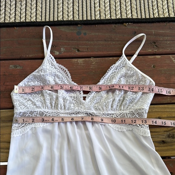International Concepts Strappy Elegant White Lace Trim Chemise - Picture 7 of 10